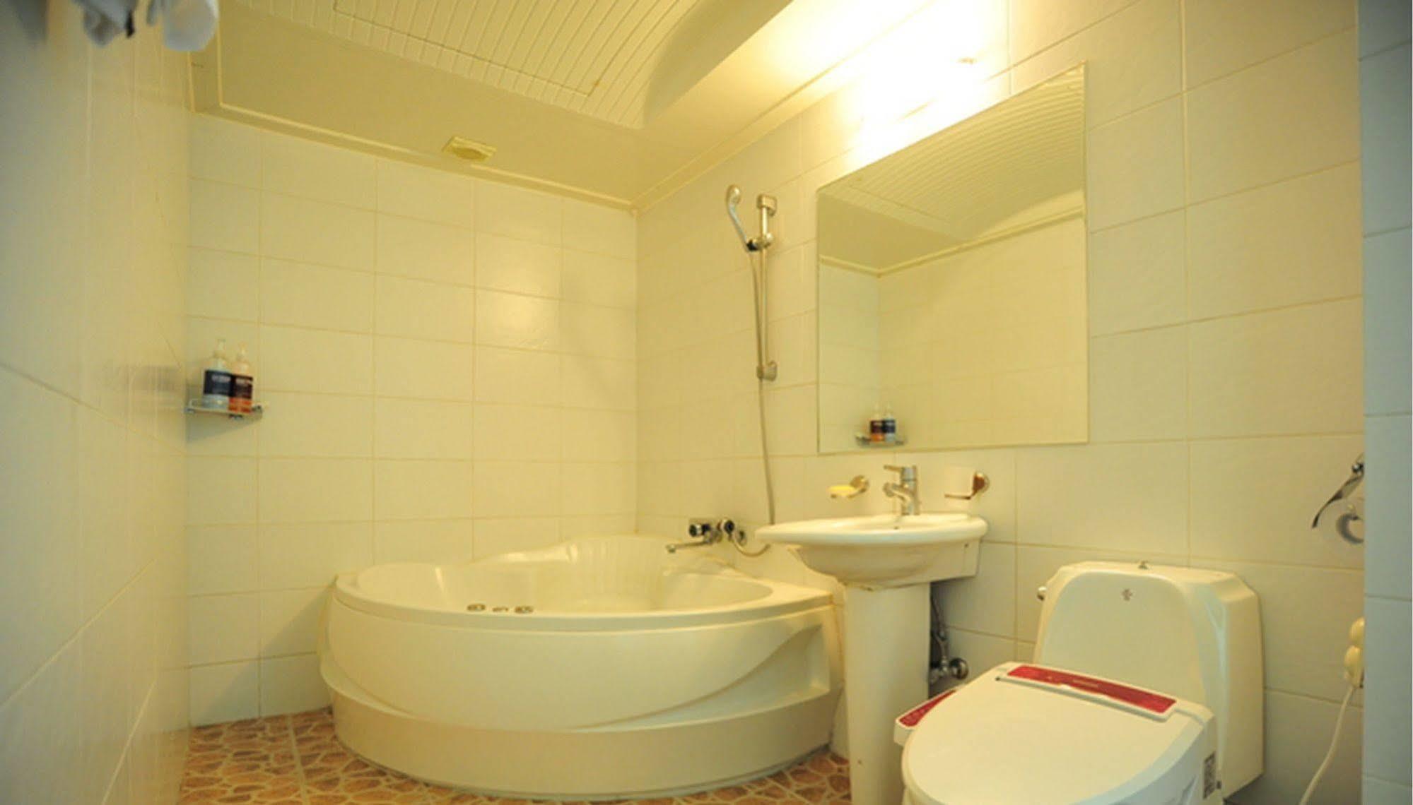 Am Ort Hotel Йосу Екстер'єр фото