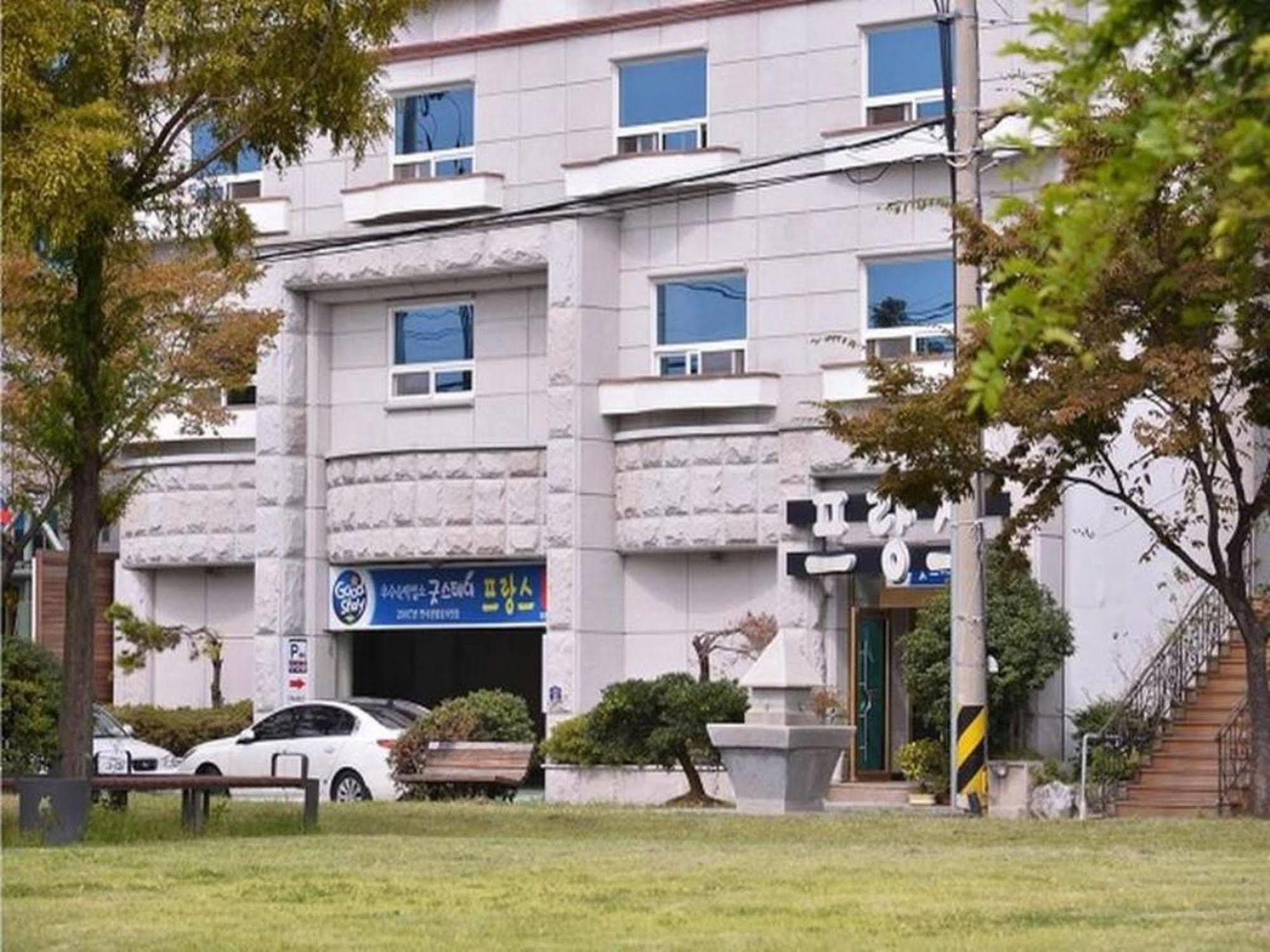 Am Ort Hotel Йосу Екстер'єр фото
