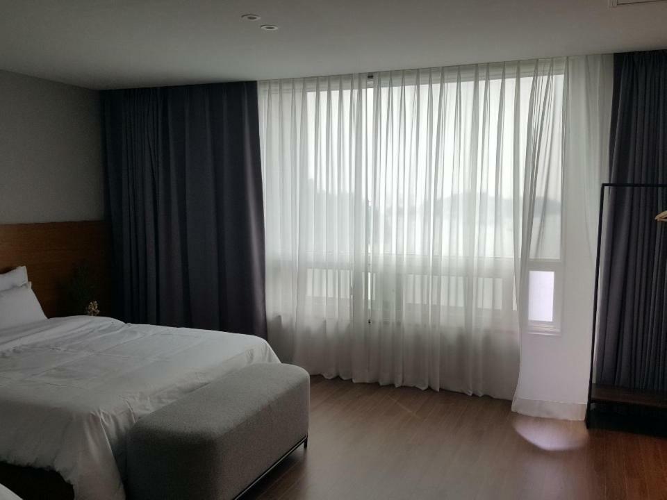 Am Ort Hotel Йосу Екстер'єр фото