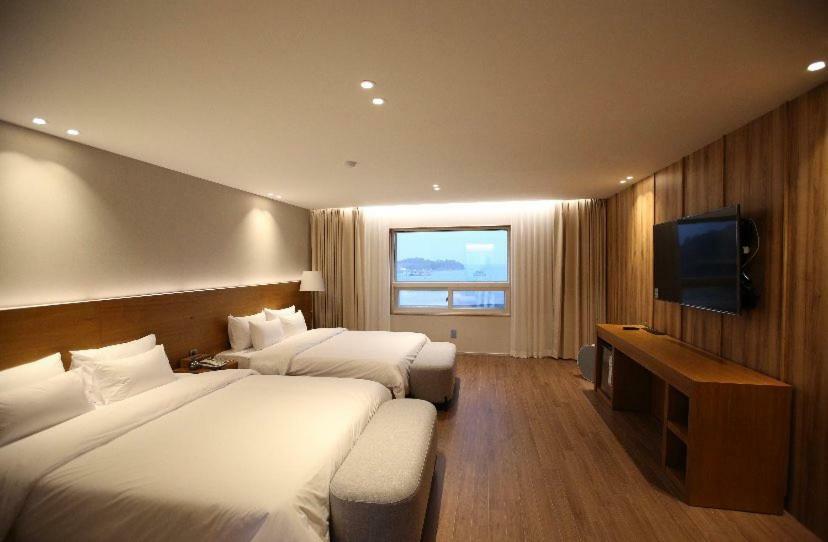 Am Ort Hotel Йосу Екстер'єр фото